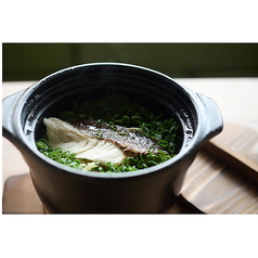 じっくり炊き上げる、極上の「贅沢土鍋飯」