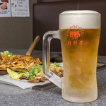 暑い季節にはコレ♪凍らせたグラスに注がれる生ビールをゴクリ★【キリン一番搾り】(中)600円(税込)