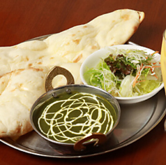 スパイス香る本格カレー◎辛さはお好みで調節可能です♪