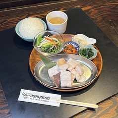 ホルモン焼肉食堂 ウシロード 兵庫駅前店のおすすめランチ1
