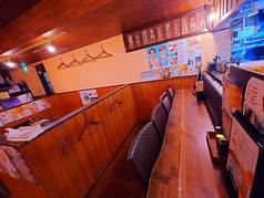 カウンター席は4席。お一人様も大歓迎！二人でカウンター席もおすすめです♪すぐ埋まっちゃうカウンター席でございます！