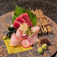 落ち着いた雰囲気の中で味わうこだわりのお料理とお酒