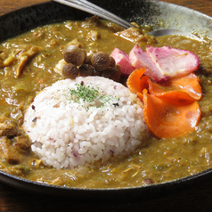 薬膳カレー　～季節の野菜を添えて～