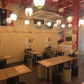 壁一面に飾られた小粋な手ぬぐいや賑やかな提灯など、目でも楽しめるお祭りムード満点の内装となっております!貸切でのご宴会など、空間全体の盛り上がりは抜群◎みんなでワイワイ、楽しい特別な時間をお過ごしください♪