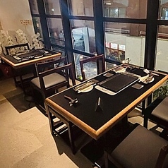 最大10名まで、ゆったり料理を楽しめます。