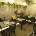 友安製作所Cafe&Dining博多の雰囲気1