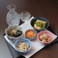 ◎季節を味わうオーナー手作りの本日のおばんざい