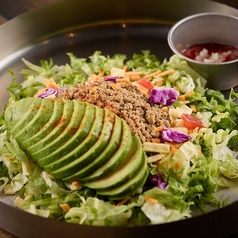 沖縄県人もうなる味！特製のタコライス