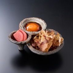 《お供》卵黄の醤油漬けとかつお節