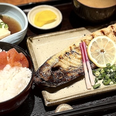 1000円から2000円の様々な定食を用意してお待ちしてます