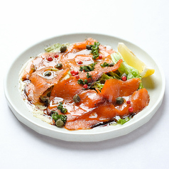 スモークサーモンのカルパッチョ