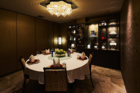 個室も完備しております。少人数からご利用ください。