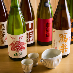 愉しむ日本酒マリアージュ。各地の厳選地酒と焼き鳥・逸品の贅沢な組み合わせの写真