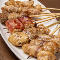 ◆炭火で焼き上げる絶品串焼き！