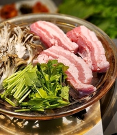 当店自慢のサムギョプサル韓国料理を心ゆくまで。