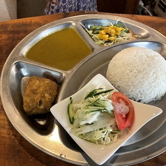 ランチはカレープレートで!