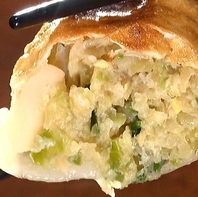 伝統のニンニク餃子！