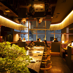 40～50名様まで、貸切で優雅なひとときを。会社の接待、記念日、大切なパーティーに。本格料理と上質なサービスで特別な宴を演出します。詳細はお気軽にお問い合わせください。