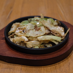 鶏せせりの鉄板焼き/アンチョビキャベツ
