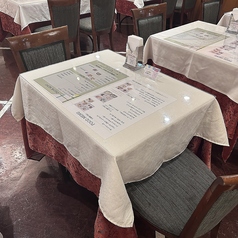 ランチ、カフェタイムに!開放的な空間でゆったりお過ごしください