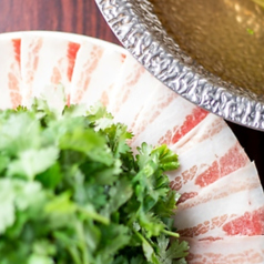 北海道産 彩美牛とパクチーのしゃぶしゃぶ鍋