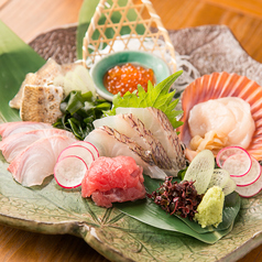 社長自ら仕入れる新鮮な魚介と野菜