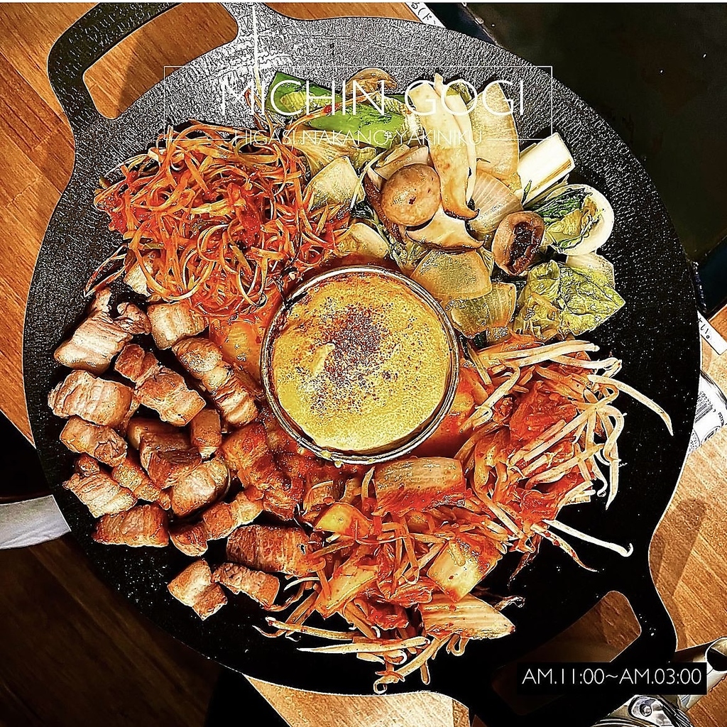 「サムギョプサルセット」のほか、鍋や揚げ物、麺類など様々なメニューをご用意◎