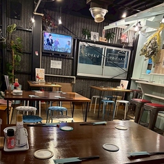 グループ利用に便利な広々テーブル