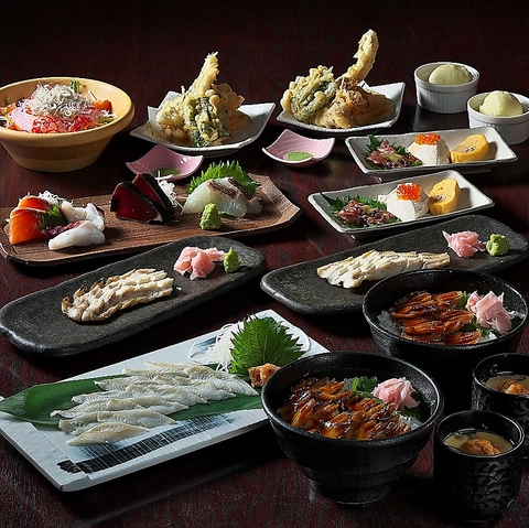 新鮮な瀬戸内郷土料理と秘伝のタレ香る炭火焼き穴子飯を堪能！厳選酒も充実◎