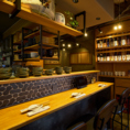 オープンキッチンのカウンター席はライブ感もあり、ゆったりごくつろぎいただけます。お一人様からお気軽にご利用いただけるお席です。
