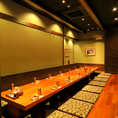 最大36名様までご利用頂けるお部屋があります。大型宴会はもちろん、必要な場合は仕切ることも可能です。仕切ると1部屋16名様までご利用頂けますので、少人数のご利用も可能です。お気軽にお問合ください。