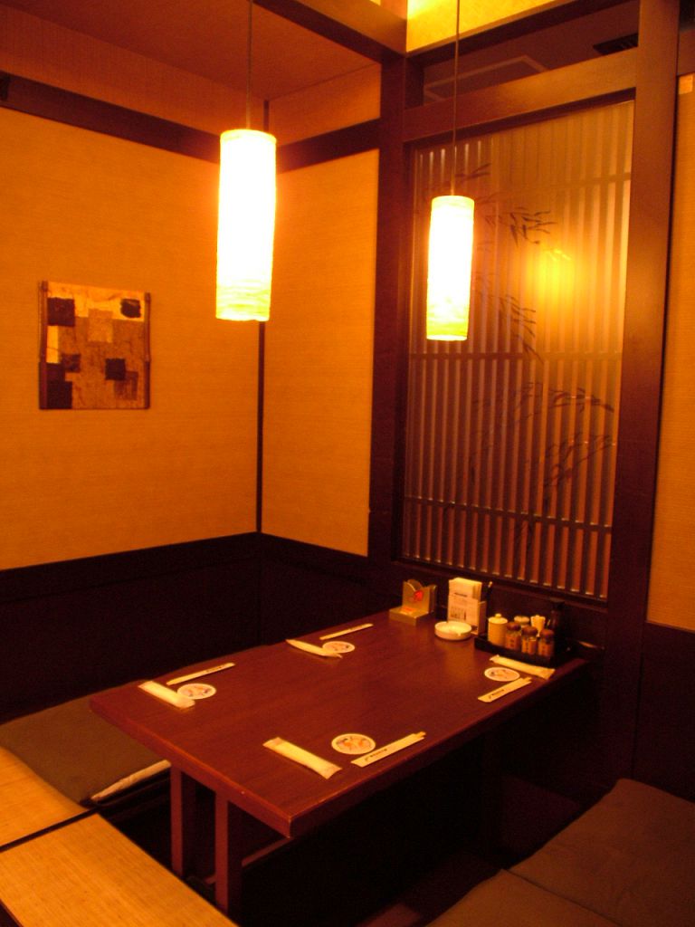 お席は少・中人数の4人個室もご用意◎ご友人・同僚・ご家族との飲みの席にどうぞ♪