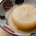 当店自慢の京出汁おでんは、厳選した２種類の鶏ガラを贅沢に使用した逸品♪