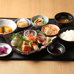 ランチタイムも元気に営業中★