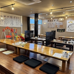 8名×4席/4名×2席