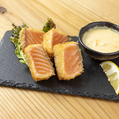 サーモンレアカツ