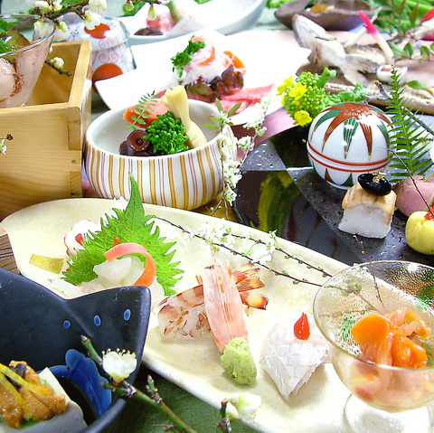 贅沢な四季の味を真心込めておもてなし。1日2組限定の個室は会社宴会・接待などに◎