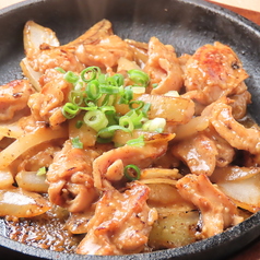 ピリ辛豚バラとキャベツの辛味噌鉄板