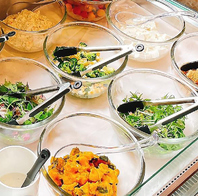 【お得なSETMENU】人気のサラダバーをご用意！