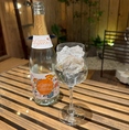 〈氷屋の純氷で飲むスパークリング〉氷屋の澤田商店だからこそできる、純氷を使用したアルコールをご用意。インスタ映えにもピッタリです。