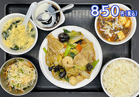 ランチはボリューム満点！飲み放題は1580円(税込)～