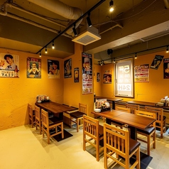 落ち着いた木調のお席です。活気に溢れワイワイ楽しめる友人・同僚との飲み会にもピッタリ★飲み会・デート・記念日・女子会などのシーンにも最適です。大衆酒場のような雰囲気の中で、自慢の中華料理を心ゆくまでお楽しみください♪