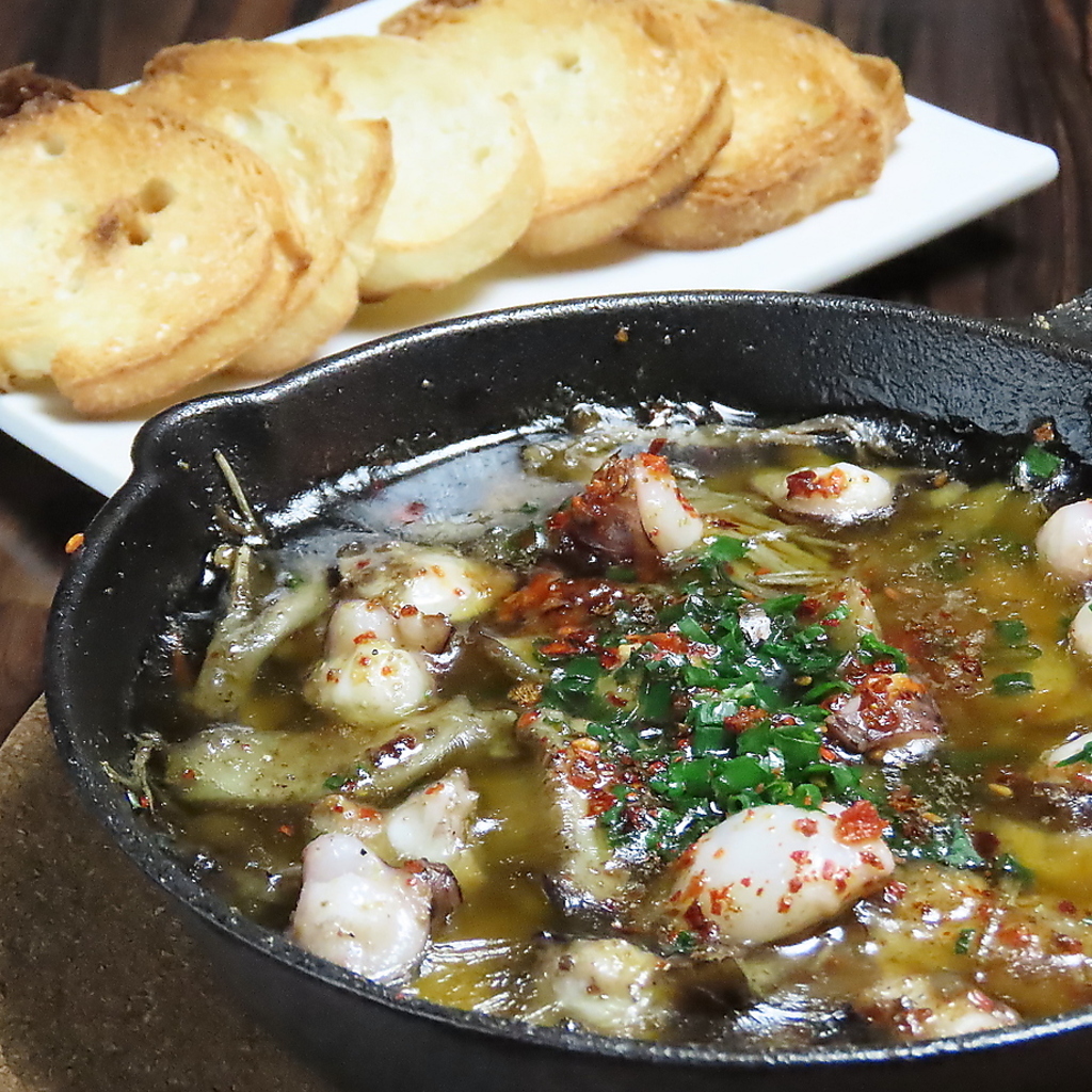 沖縄料理のほかにもお酒に合う逸品料理豊富に取り揃えております♪珍しいメニューも多数ございます！