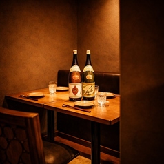 【20名様以上も一体感のあるご宴会を◎】大人数でも1つのテーブルで一緒にお食事可能！少人数から団体様まで対応できるカーテン付き個室を完備しております。渋谷での企業宴会・接待・二次会・歓送迎会・女子会など、幅広いシーンに最適な空間と料理でおもてなしいたします♪