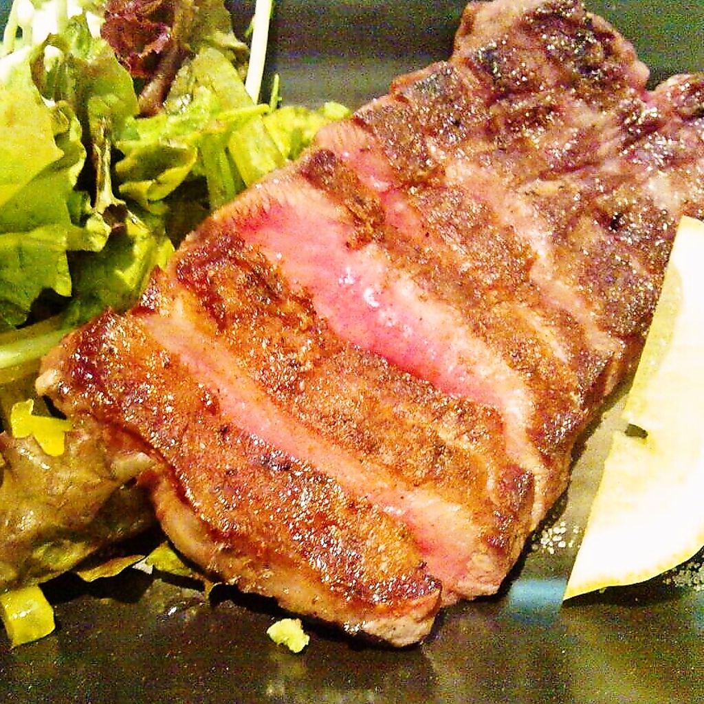 [黒毛和牛のタン炙り焼き]