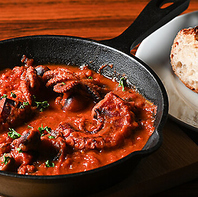 ワインとの相性抜群♪スパイスの香り高い絶品料理