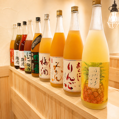 多彩なラインナップの地酒と相性の良い料理が揃います◎