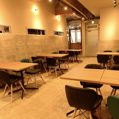 テーブル席は連結可能！２名様～４名様で利用可