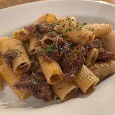 馬肉のラグー・リガトーニ