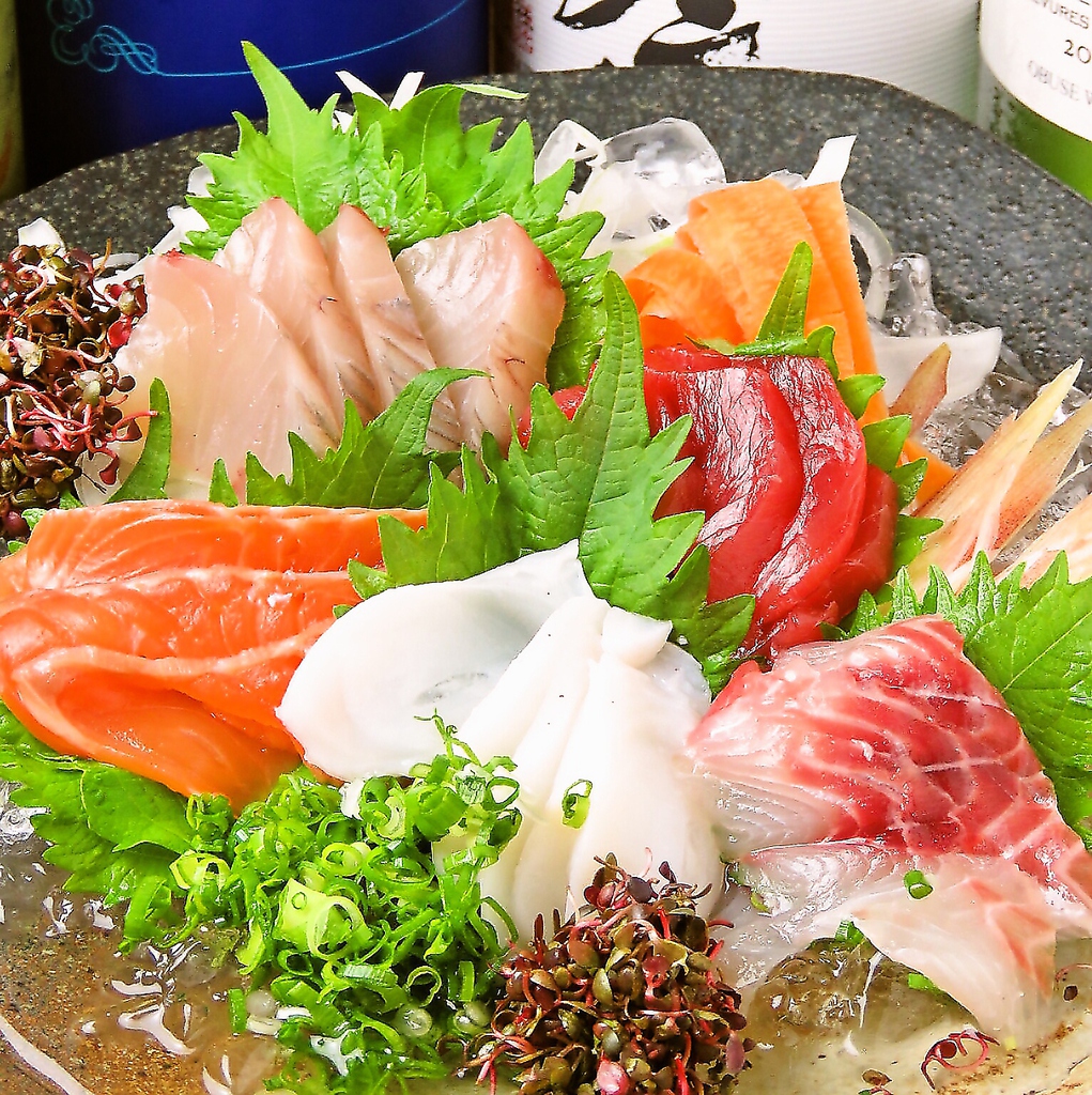 その日にしか仕入れることができない魚を日替わりでご提供します。一押しはスタッフ迄お声掛け下さい